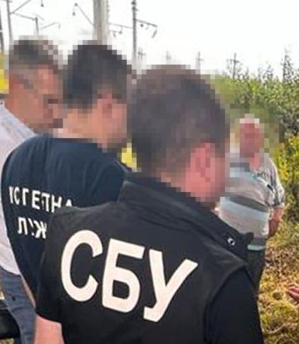 СБУ затримала російського агента, який встановлював «маячок» на об’єкт Укрзалізниці (фото)