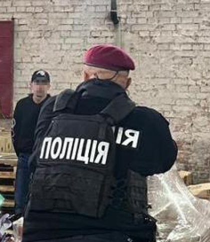 Виробляли та збували фальсифіковані мийні засоби: на Львівщині викрили злочинну групу