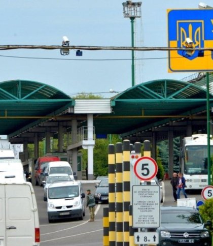 На українсько-польському кордоні у черзі очікують пів тисячі автівок: деталі
