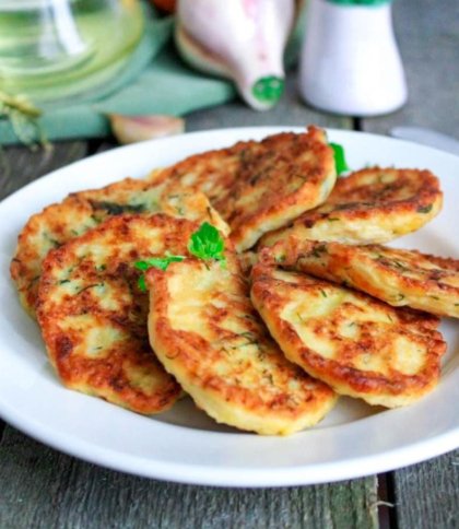 Класичні кабачкові оладки на сковороді
