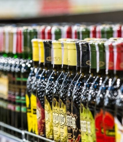 У Львові дозволили продавати алкоголь: що можна купити