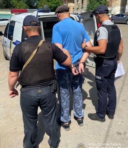 Жорстоко побив сокирою і втік: у Яворівському районі поліцейські затримали 56-річного нападника