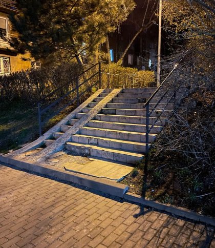 «Пандус веде в бордюр»: у Львові люди скаржаться на небезпечне облаштування сходів