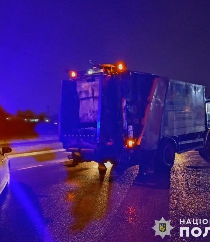 У Львові водій сміттєвоза збив 51-річного чоловіка