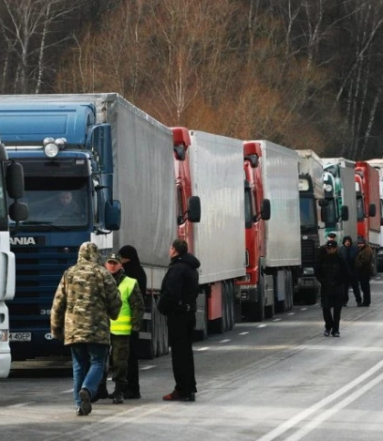 Поляки заблокували рух вантажівок на пункті пропуску “Шегині — Медика”