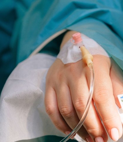 Львівські лікарі прооперували 18-річну дівчину з деформованою грудною кліткою