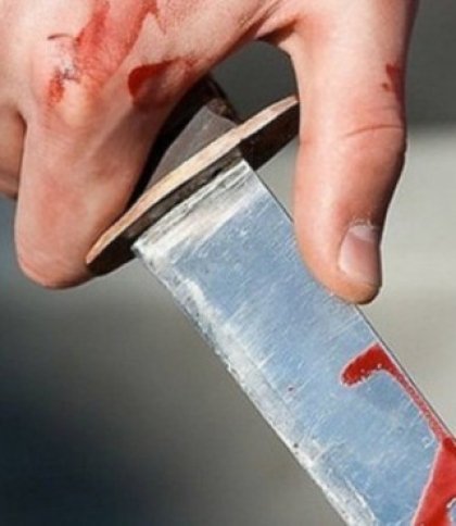 Львівські патрульні врятували чоловіка з ножовим пораненням