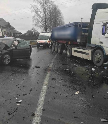 Поблизу Самбора перекрили трасу “Київ — Чоп” через аварію з потерпілими