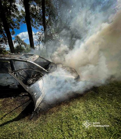 На Самбірщині вщент згорів автомобіль Volkswagen