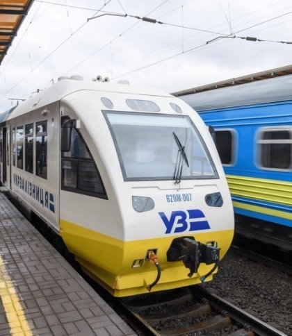 Укрзалізниця відновлює курсування поїзда, який прямує через Львів до Закарпаття