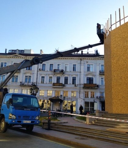 В Одесі розпочали демонтаж пам’ятника російській імператриці Катерині ІІ