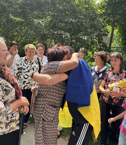 У громаді на Львівщині зустріли героя з полону — зворушливі фото