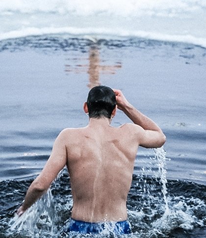 Як купатися на Водохреща: правила безпеки