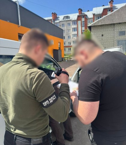 Мешканця Львівщини викрили на перепаленні ухилянтів за кордон поза пунктами пропусків