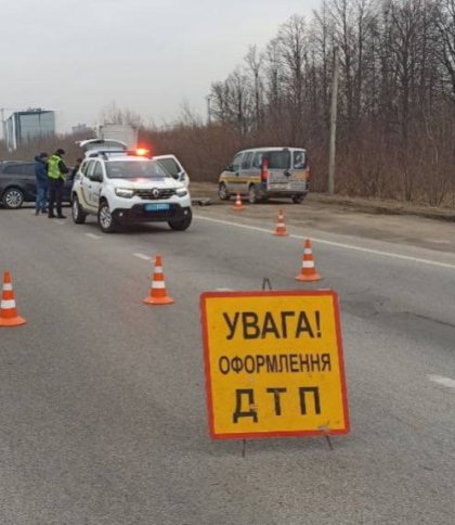 Патрульні перекрили в’їзд до Львова через ДТП з Opel