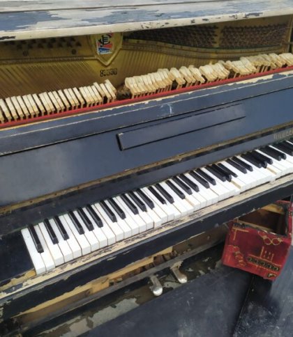 У центрі Дрогобича знищили вже друге піаніно (фото)