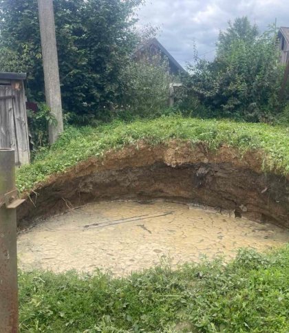 На Львівщині утворилось чотириметрове провалля поблизу будинку