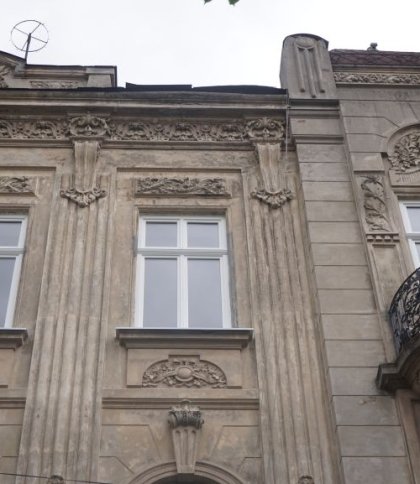Вперше у історичній львівській кам'яниці встановили автентичні вікна у співфінансуванні з міськрадою