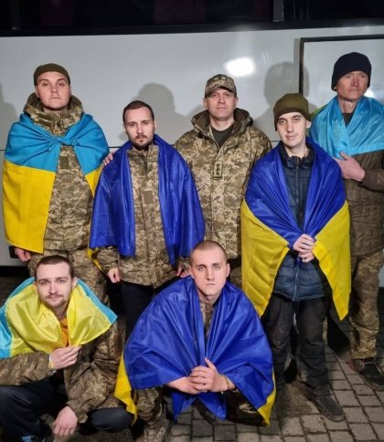 З російського полону повернулися троє українських прикордонників, які захищали острів Зміїний
