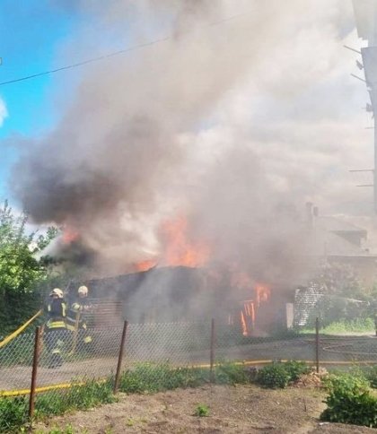 У Бродах загорілася комора: вогонь ледь не перекинувся на житловий будинок