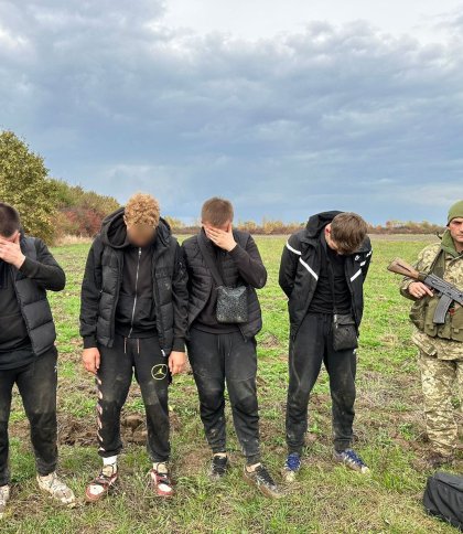 Через Тису на надувній «ватрушці»: на Закарпатті затримали чотирьох ухилянтів