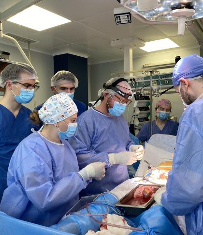 Рекордсмен Книги рекордів Гіннеса, американський трансплантолог провів операцію у Львові