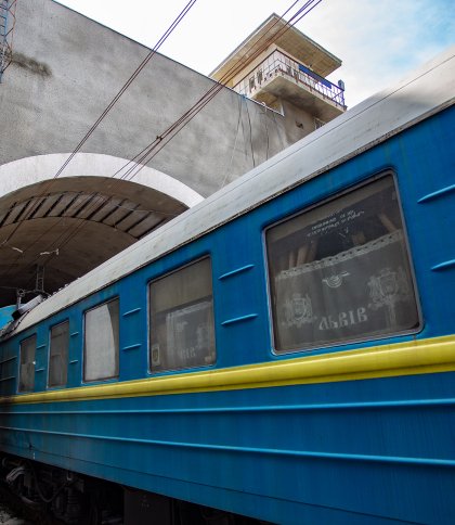 Поїзд Запоріжжя — Львів застряг через удар росіян по контактній мережі під Нікополем