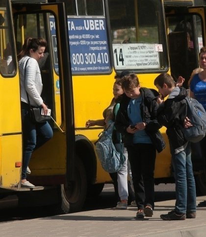 У Львові призупини безкоштовний проїзд школярів у автобусах на період канікул
