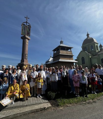 На Львівщині освятили перший в Україні пам’ятник наданню Томоса
