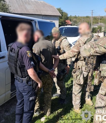 На Тернопільщині чоловік у військовій формі стріляв по людях