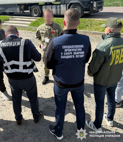 Мешканець Львівщини намагався потрапити за кордон за 6 тис. доларів хабаря прикордоннику