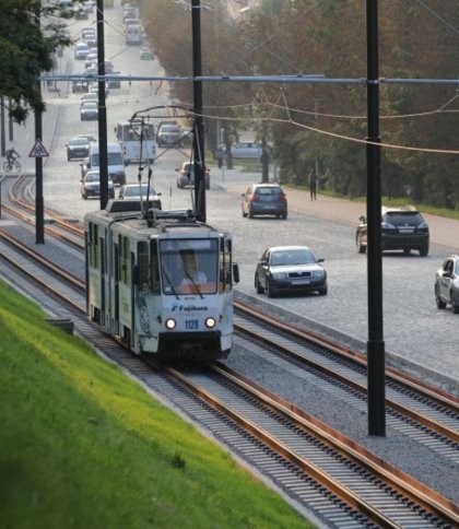 У Львові на трьох трамвайних маршрутах їздитимуть автобуси через перевірку інфраструктури