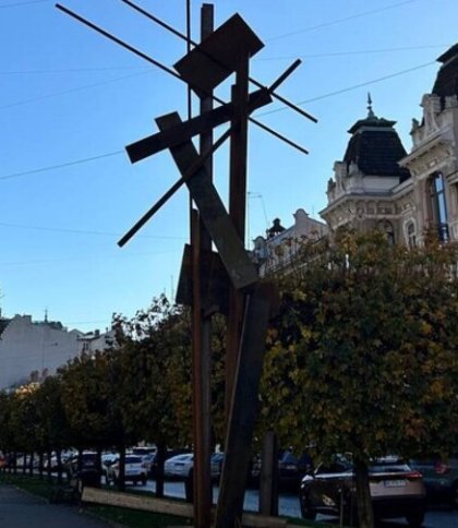 У центрі Львова встановили скульптуру “Давид” німецького автора