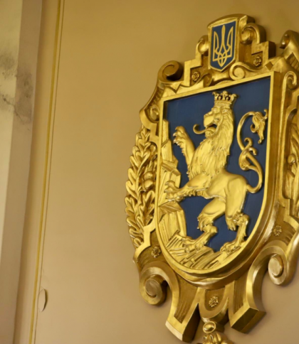 Депутати Львівської облради пересварились через скандальну перепустку, яку подарував ексглава патрульних