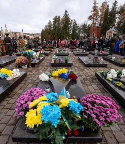 У Львові до Дня Гідності та Свободи вшанували пам’ять загиблих героїв