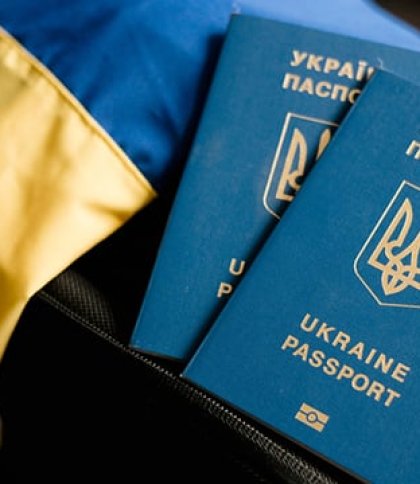 Мовний омбудсмен просить забрати з українських паспортів російську мову