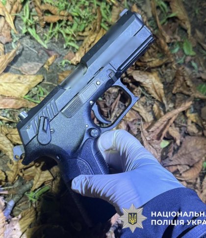 У центрі Львова чоловік стріляв із травматичної зброї під час бійки