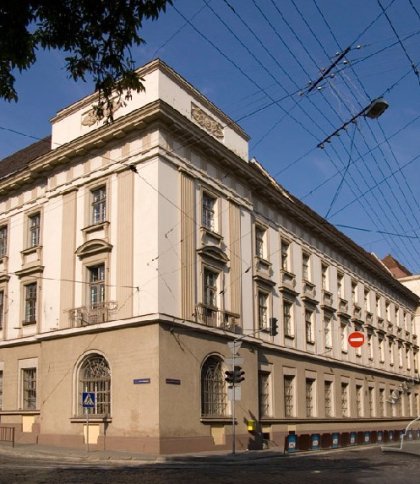 “Укрпошта” не знайшла орендаря для приміщення у центрі Львова площею понад 3000 м²