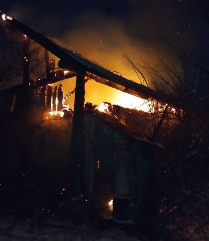 Приборкували вогонь понад пів години: у Самбірському районі пожежа знищила будинок