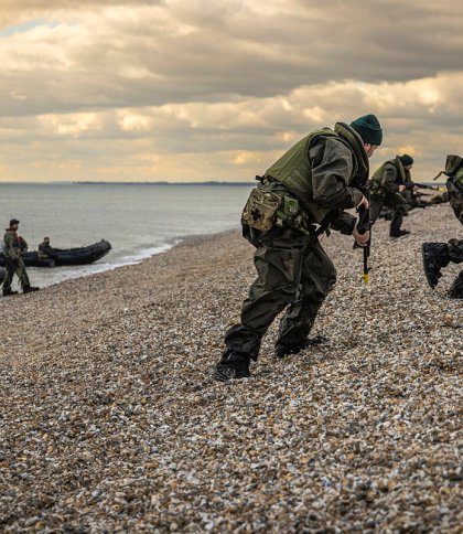 Майже тисяча українських морських піхотинців повертається після навчання у Великій Британії (фото)