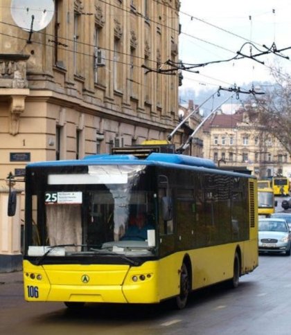 Через ремонт на Стрийській у Львові не їздить тролейбус №25