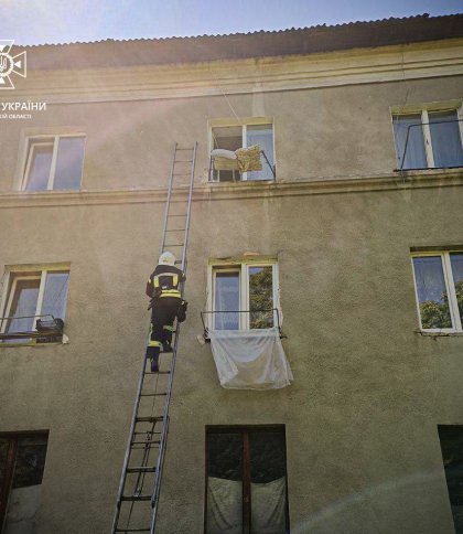 На Львівщині трирічна дитина зачинилась в квартирі: знадобилась допомога рятувальників