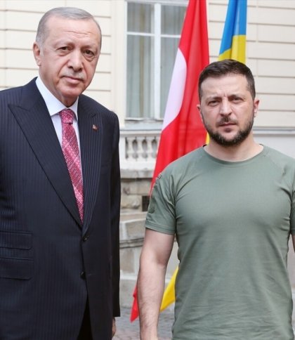 Українські рятувальники допомагатимуть постраждалим у Туреччині: Зеленський провів розмову з Ердоганом