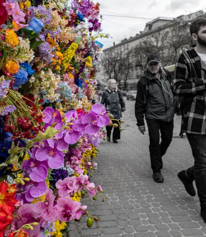 У центрі Львова відкрили "Стіну пам'яті", щоб вшанувати загиблих у війні українців (фото)