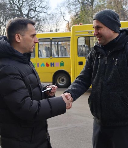 Школи Львівщини отримали ще 10 нових автобусів