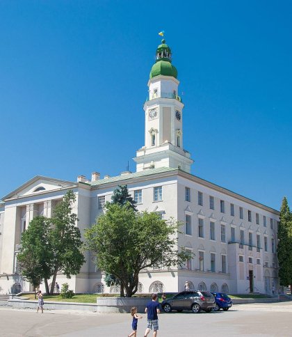 На Дрогобицьку ратушу можна буде потрапити за донат для спецпідрозділу “Kraken”
