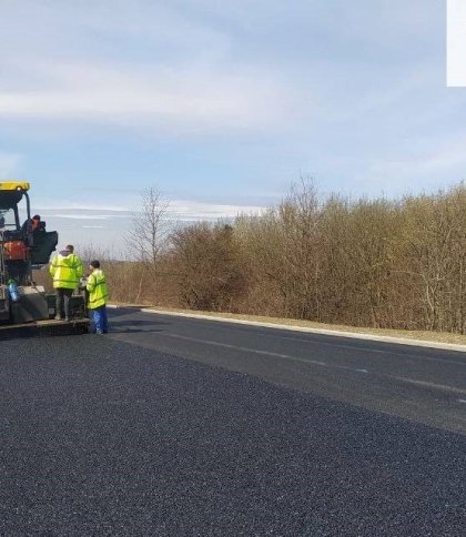 На Львівщині завершують ремонт покриття дороги до ПП «Нижанковичі»