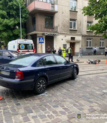 У Львові водій електровелосипеда потрапив до лікарні після аварії з Volkswagen