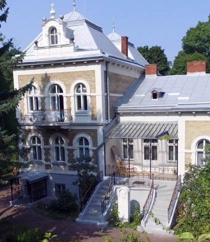 У Львові завершують ремонт даху музею Михайла Грушевського за 4 млн грн