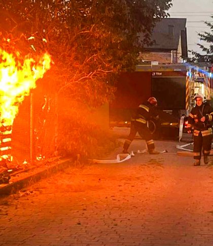 У Львові через пожежу в деревʼяному будинку отримала опіки 57-річна жінка